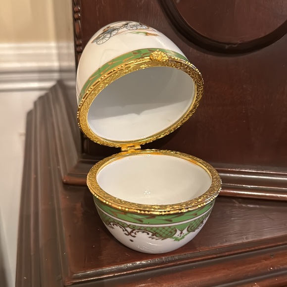 Equestrian Decorative Egg - Picture 4 of 7